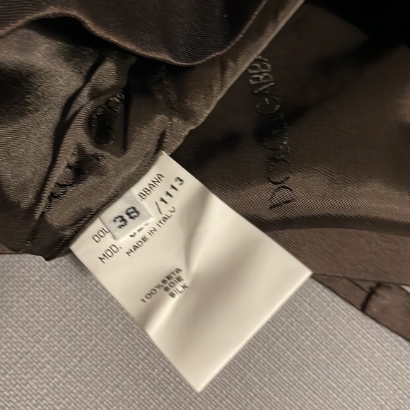 Dolce&Gabbana Silk Shorts with Logo Belt Buckle - Picture 5 of 8